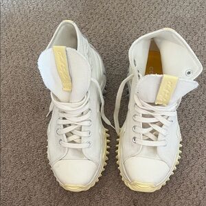 Converse Unisex Run Star White and Yellow Ribbed Sole Sneakers size 7
